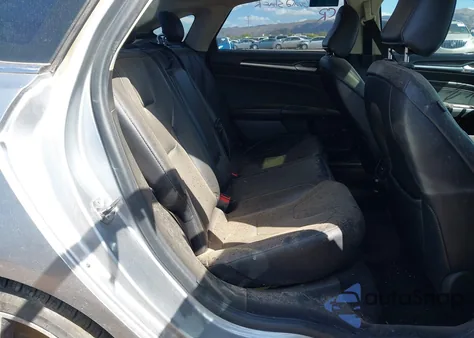 2020 Ford Fusion Titanium z USA, uszkodzony, nr VIN 3FA6P0K92LR118367